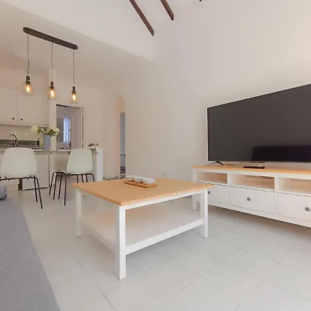 Sarah's - Playa Fanabe