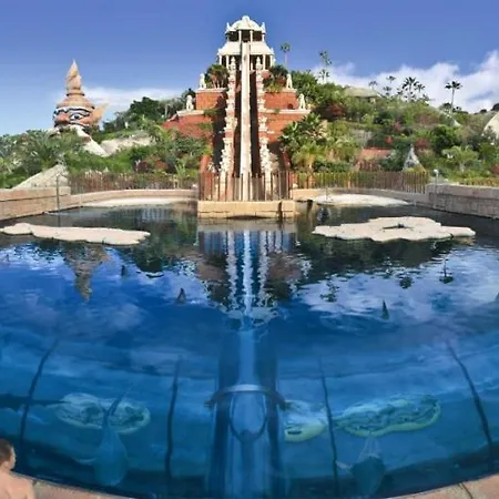 Sarah's - Playa Fanabe *