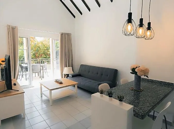 Sarah's - Playa Fanabe