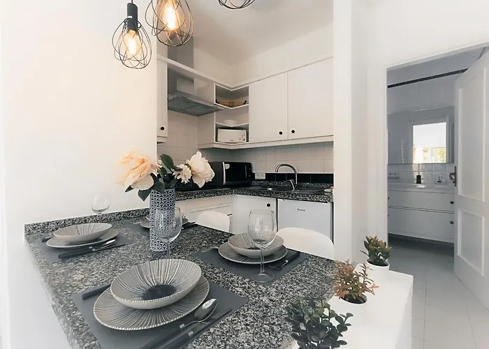 Sarah's - Playa Fanabe Apartment *