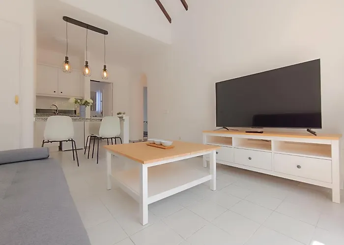 Sarah's - Playa Fanabe