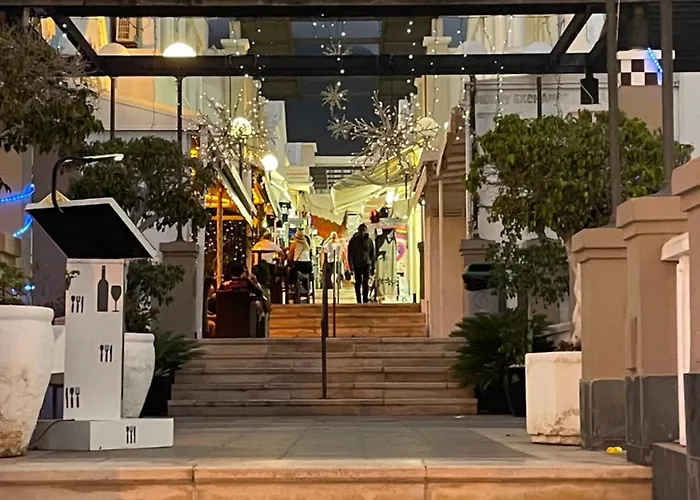 Sarah's - Playa Fanabe Адехе