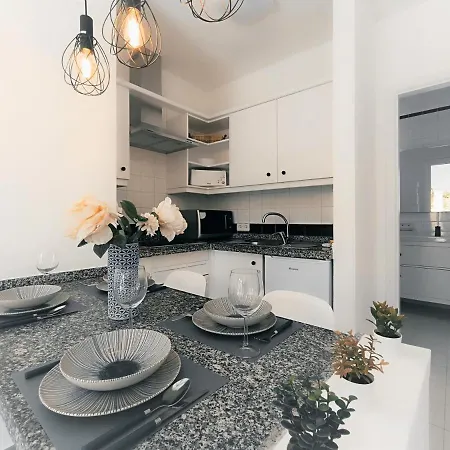 Sarah's - Playa Fanabe Appartement *