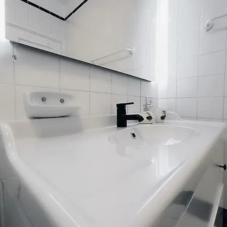 Sarah's - Playa Fañabe